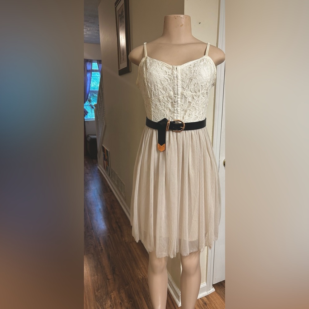 *SALE*American Eagle 🦅 Outfitters Hook & Eye Lace Bodice Lined Dress